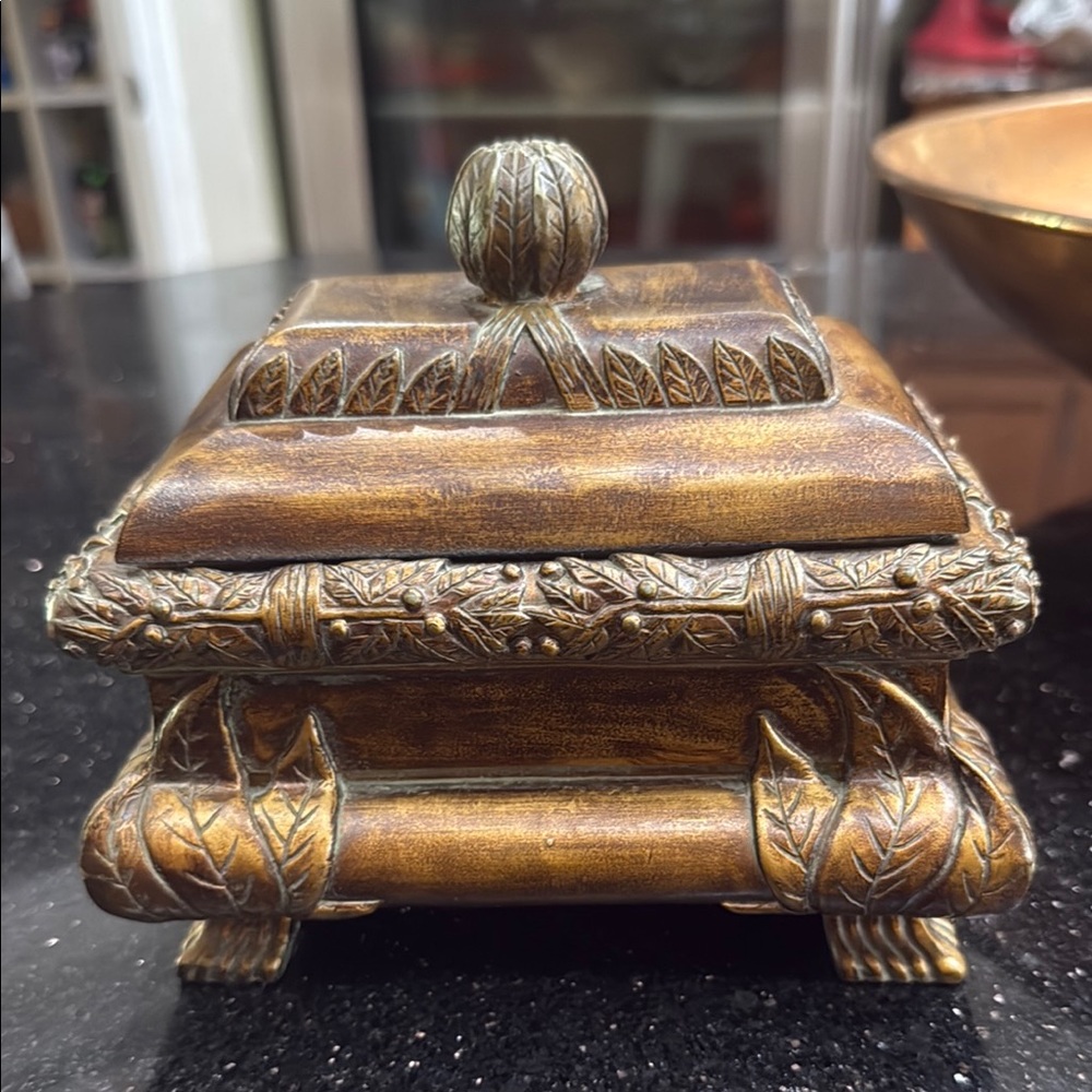Jewelry Organizer with Ornate Design